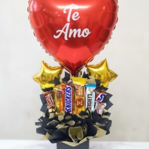 Caja de dulces y globos