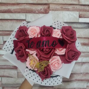 Ramo de 13 rosas de foami