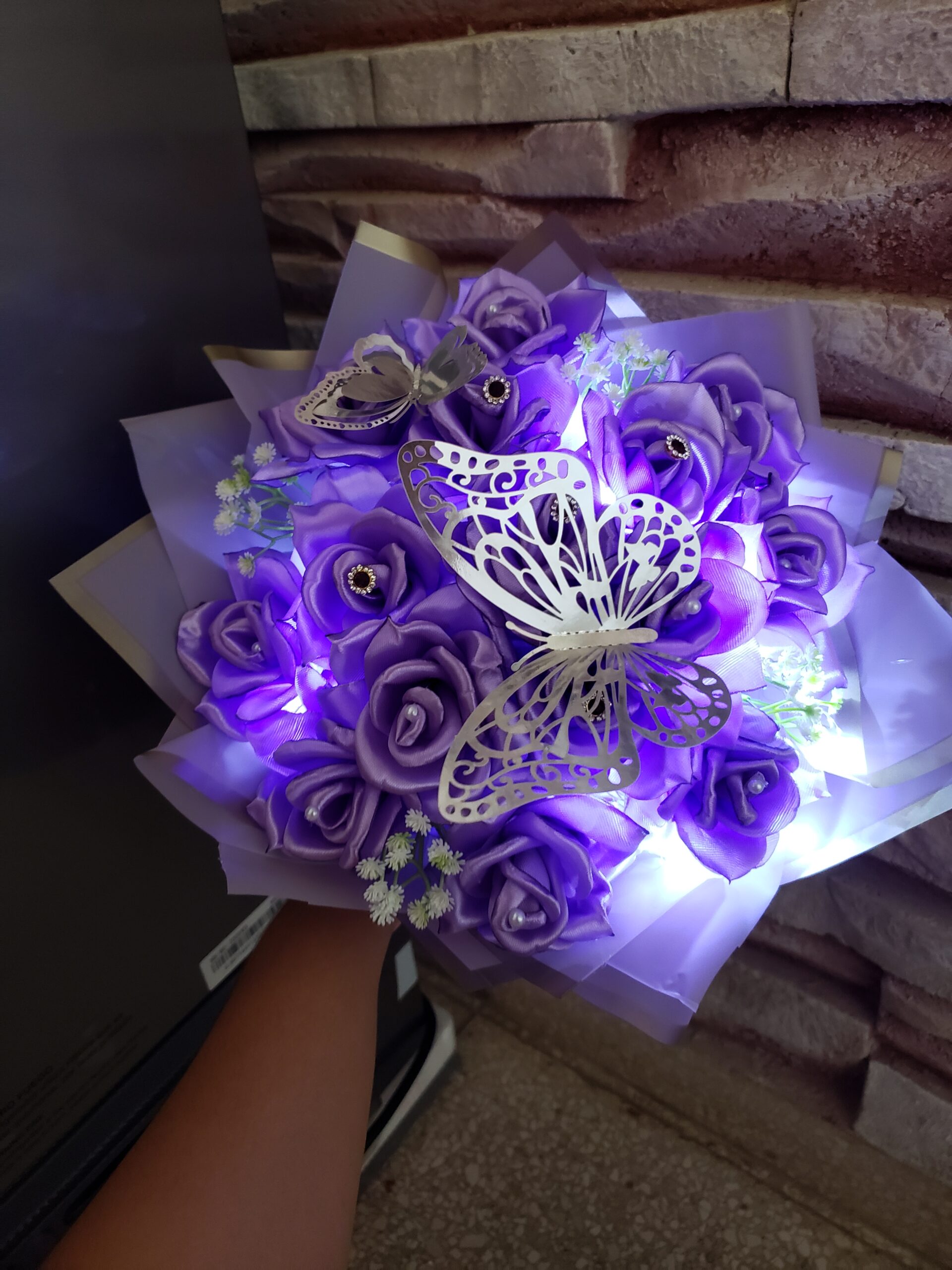 Ramo de 15 rosas con luces