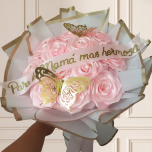Ramo de 12 rosas con liston