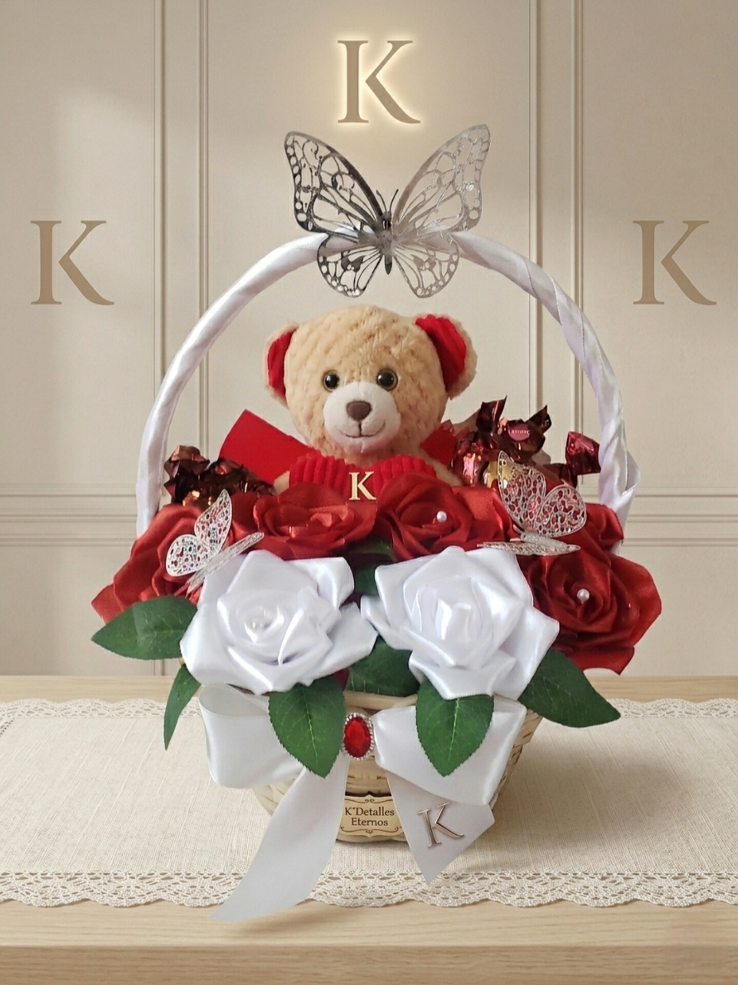 Cesta con peluche